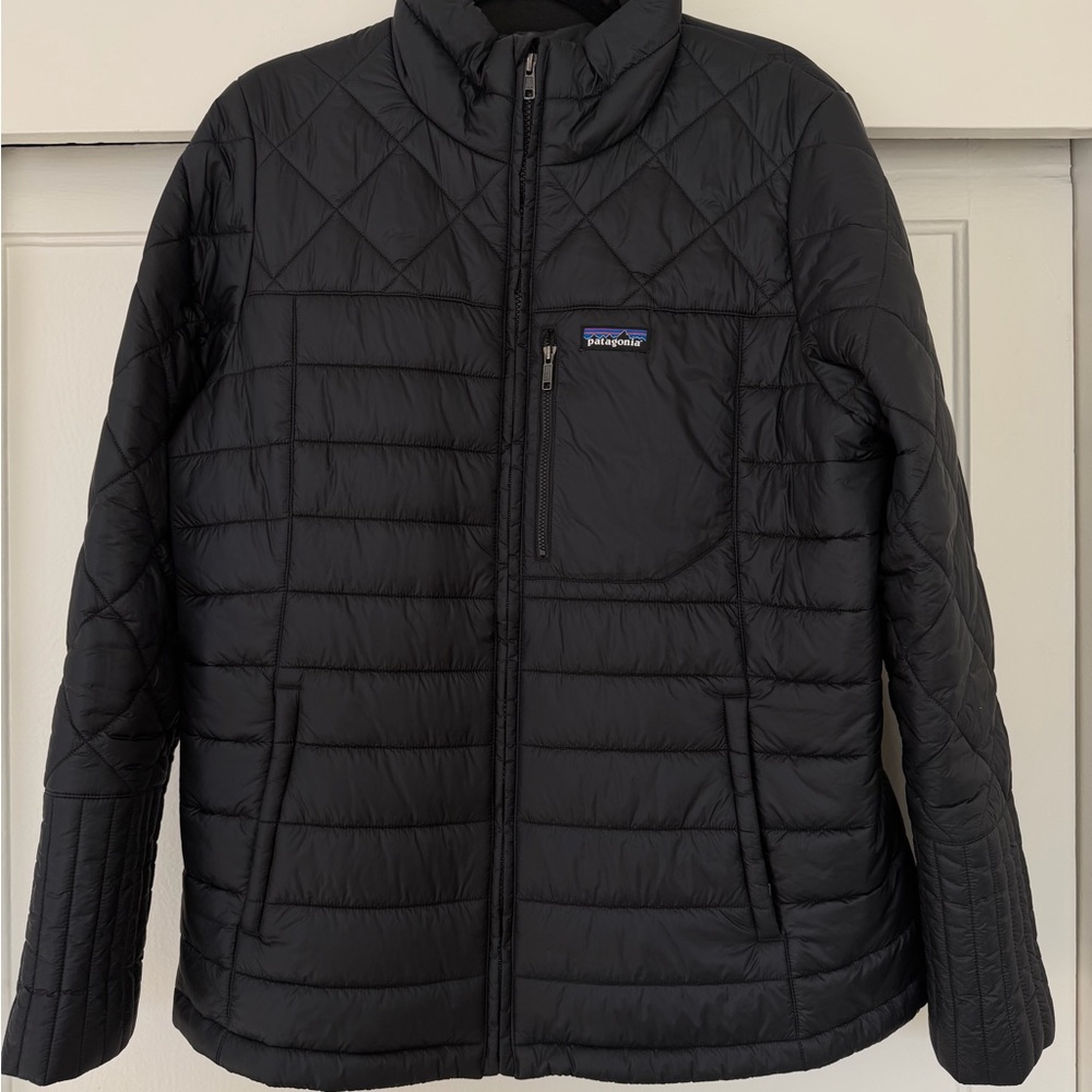 Patagonia Women’s Black Quilted Jacket. Bomber